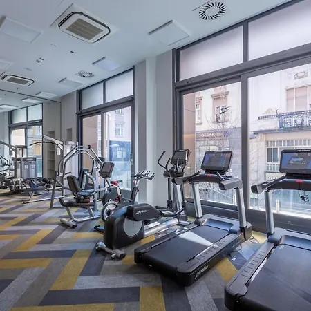Emerald Luxury Downtown With Free Sauna & Gym Appart hôtel *